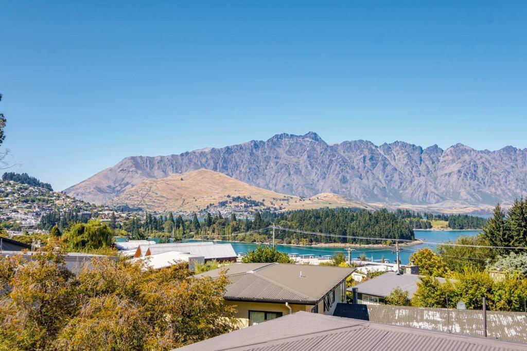 Toru - Eclectic Apartment With Delightful Lake Views Queenstown Zewnętrze zdjęcie